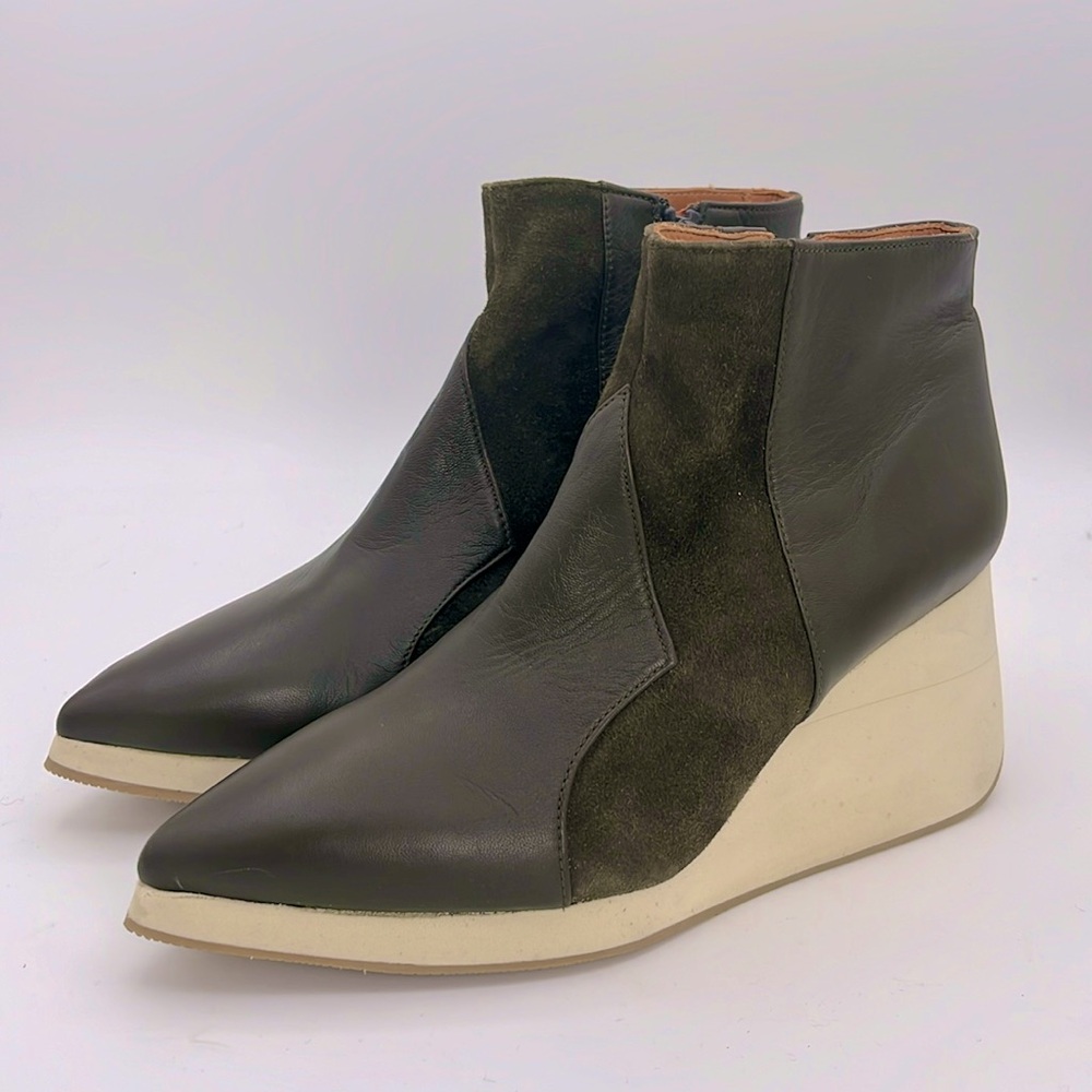 Chie Mihara -women’s khaki green wedge ankle boots pointed toe suede & leather 7